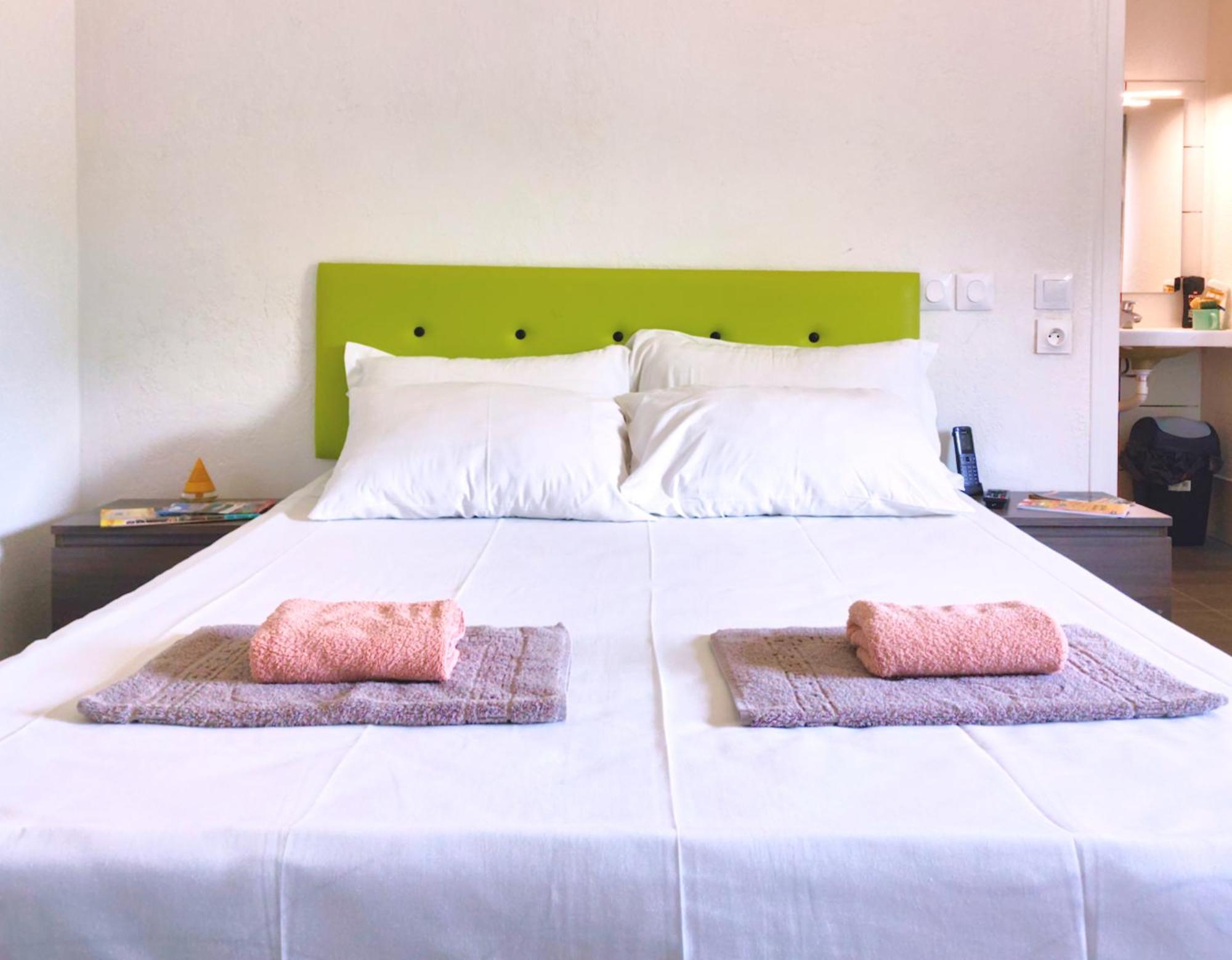 Hotel La Voile Bleue La Richardais ภายนอก รูปภาพ