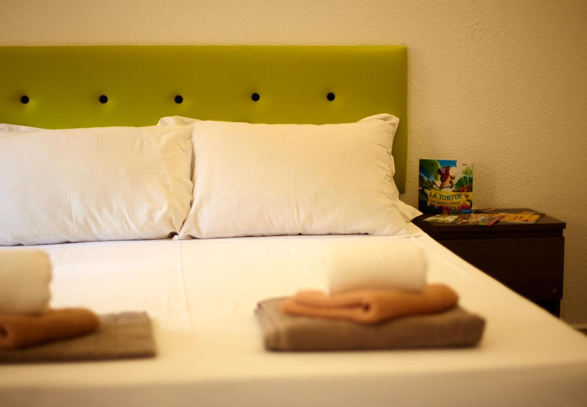 Hotel La Voile Bleue La Richardais ภายนอก รูปภาพ