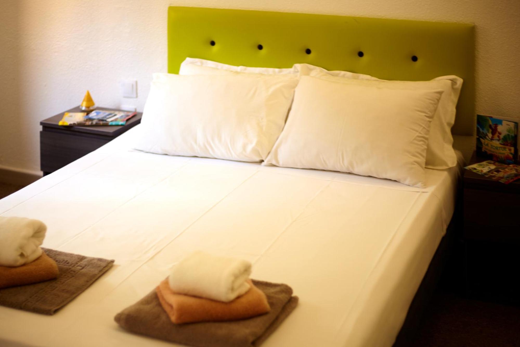 Hotel La Voile Bleue La Richardais ภายนอก รูปภาพ
