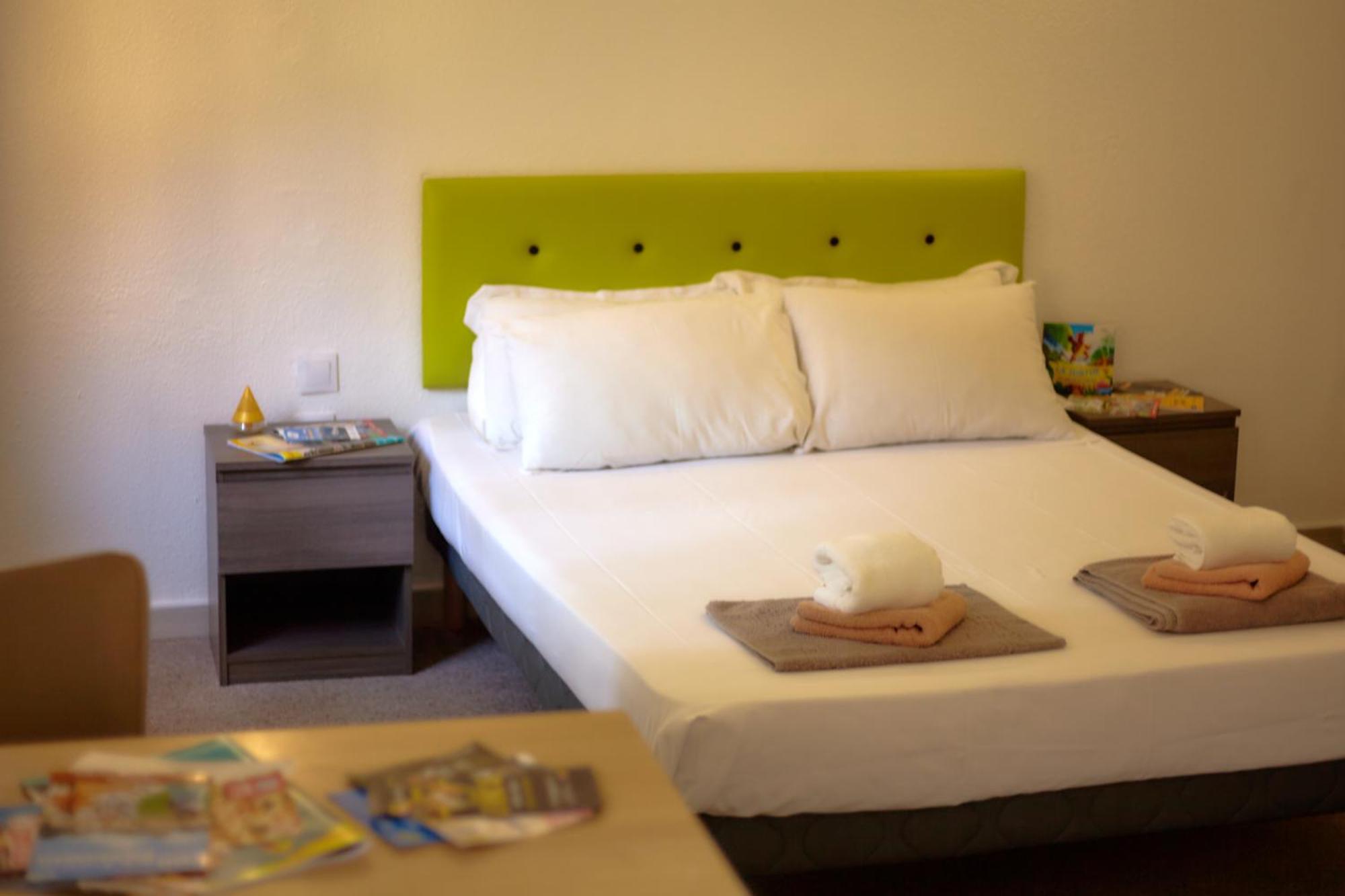 Hotel La Voile Bleue La Richardais ภายนอก รูปภาพ